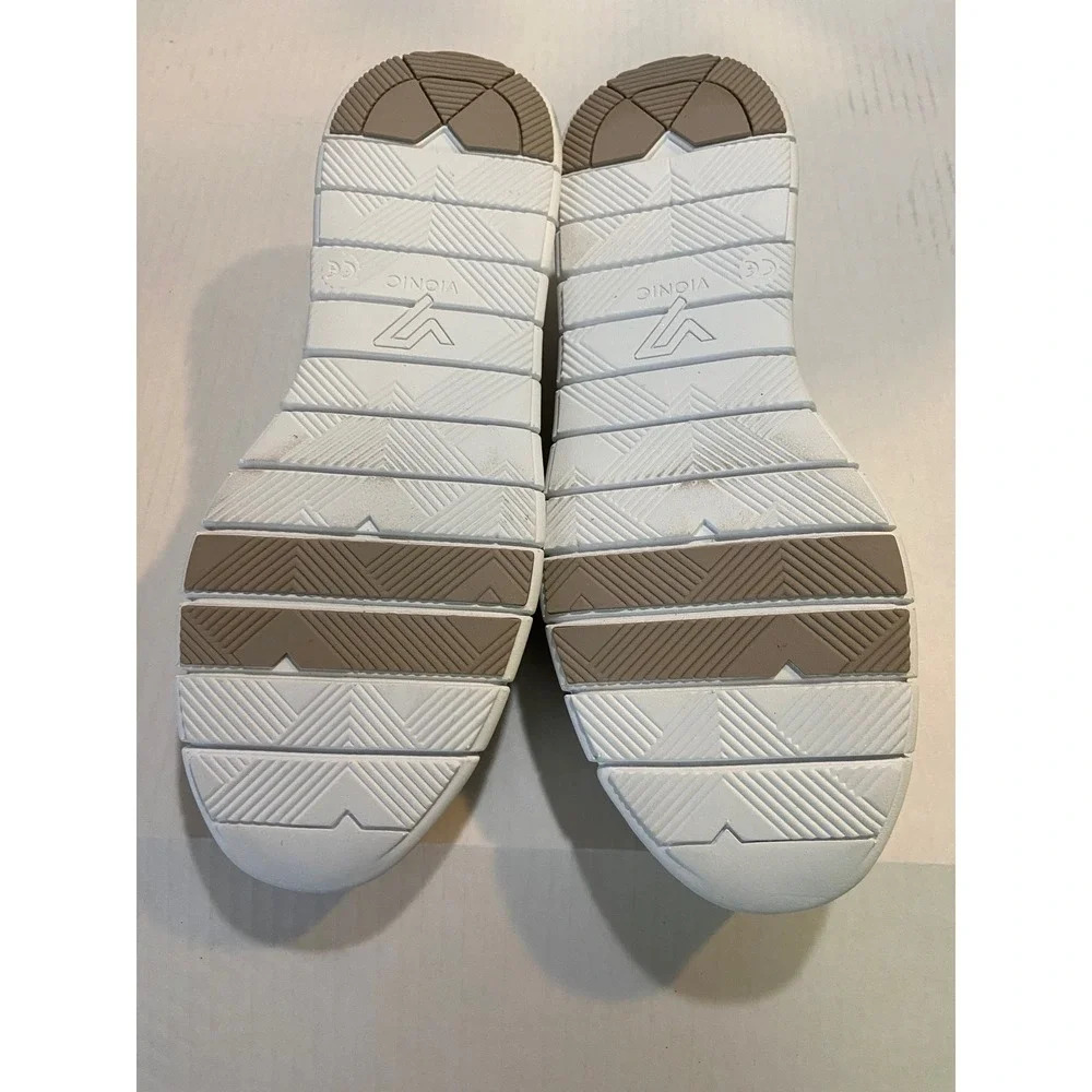 Vionic Roxan Greige Leather Perforated Slip On Sneakers Womens 8.5 Wide Orthotic